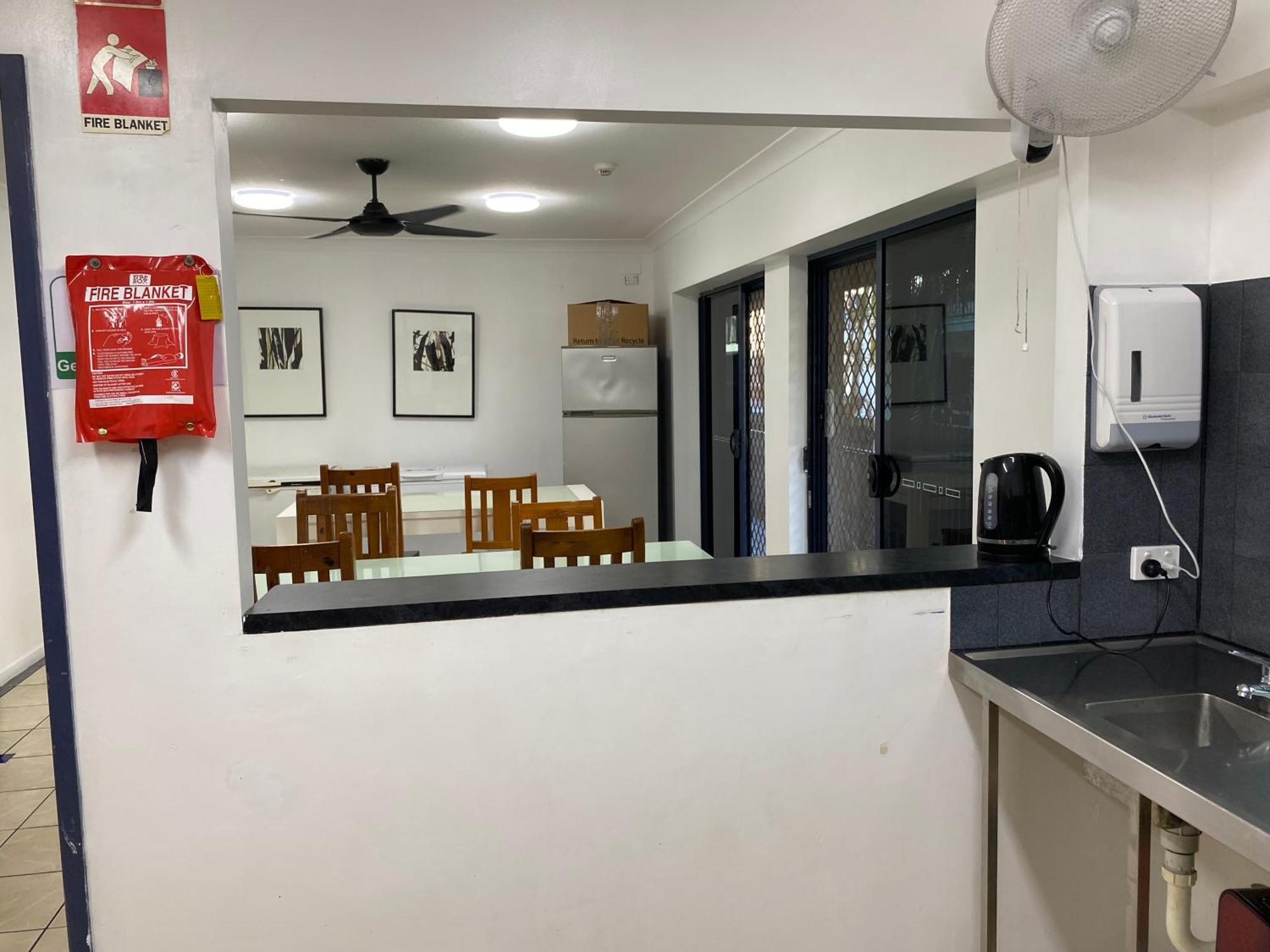 Arrival Lodge Hostel Accommodation Gold Coast Ngoại thất bức ảnh